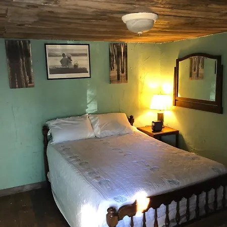 Seafarer Inn And Cottages